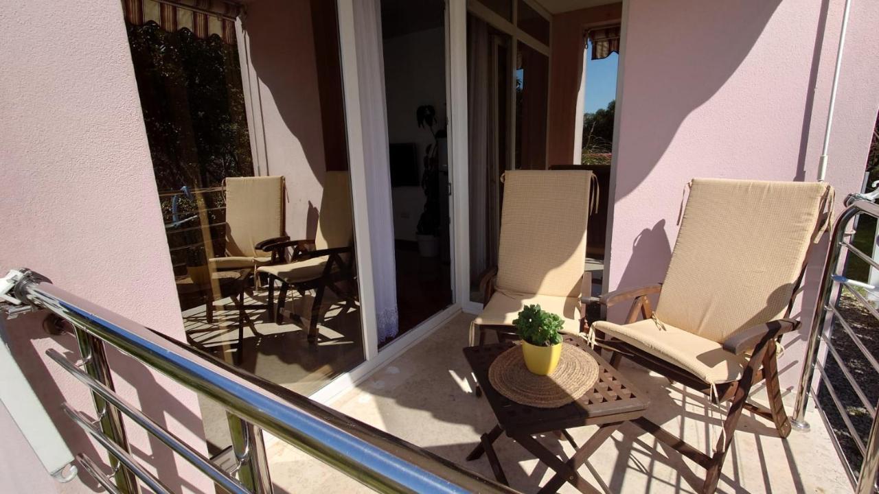 Apartments Lola Rovinj Exteriör bild