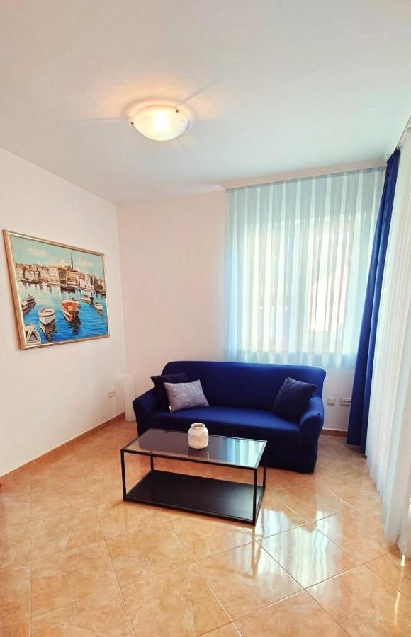 Apartments Lola Rovinj Exteriör bild