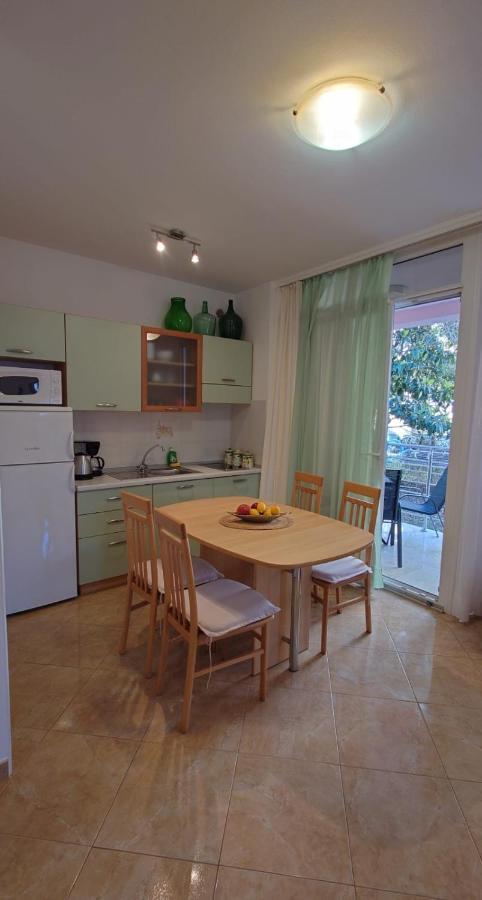 Apartments Lola Rovinj Exteriör bild