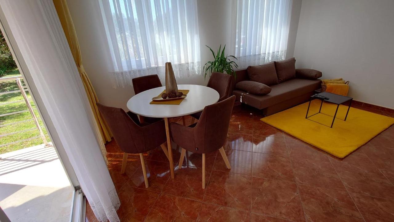 Apartments Lola Rovinj Exteriör bild