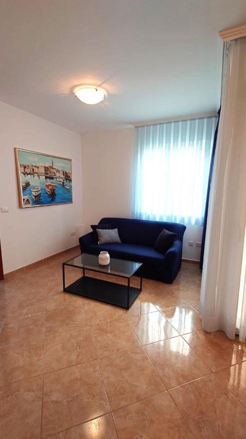 Apartments Lola Rovinj Exteriör bild